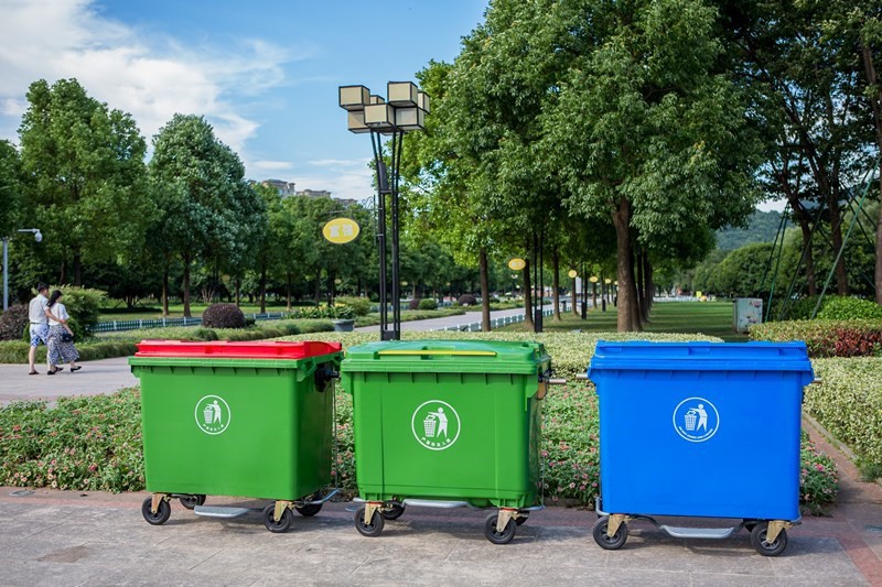 660L HDPE Stackable Waste Bin with Wheels for Industrial Use