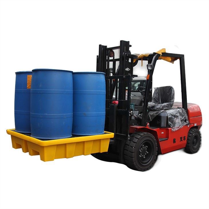 Durable HDPE 4-Drum Spill Pallet with Stackable Design image 3