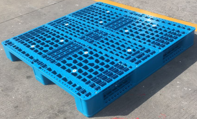 Durable HDPE Medium Duty Plastic Pallet with 3 Runners