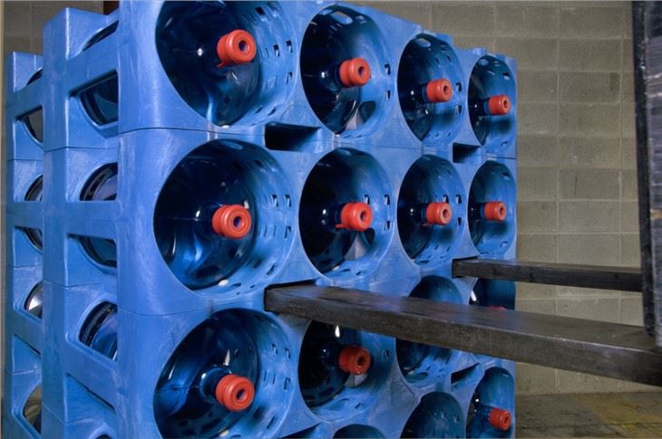 Durable HDPE Stackable Water Bottle Storage Rack