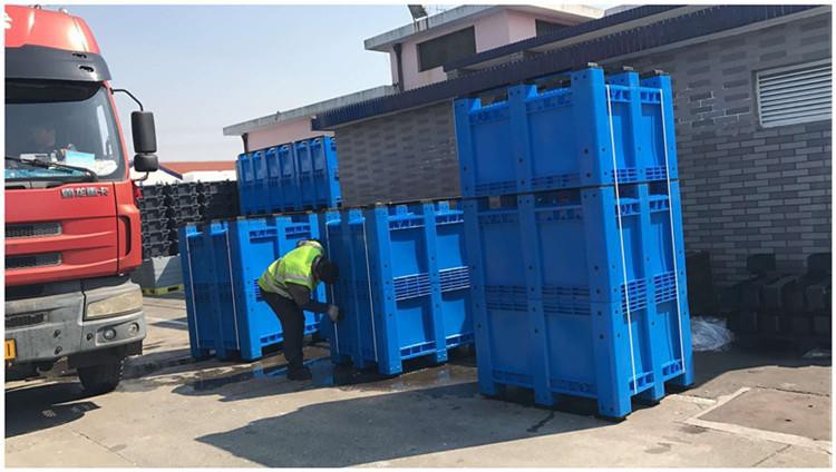 Recyclable HDPE Material Durable HDPE Stackable Food Storage Plastic Pallet Box