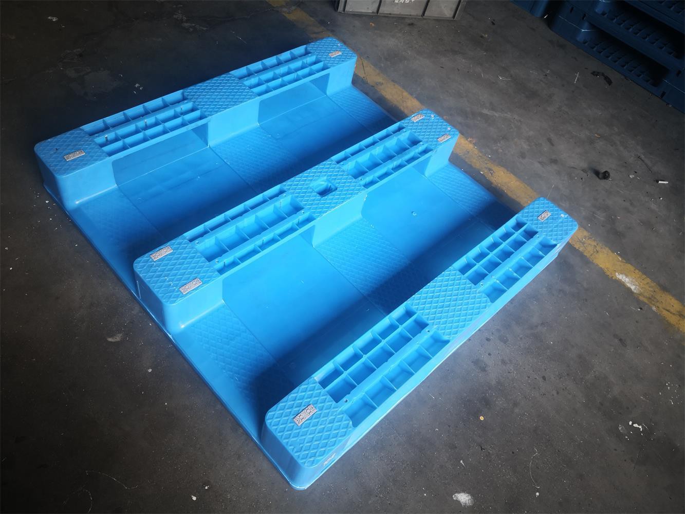 Plastic Pallet for Hygienic Applications Durable HDPE Hygienic Solid Top Plastic Pallet for Logistics