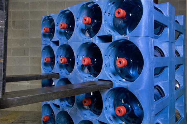 Durable 19L HDPE Stackable Water Bottle Rack Supplier image 4
