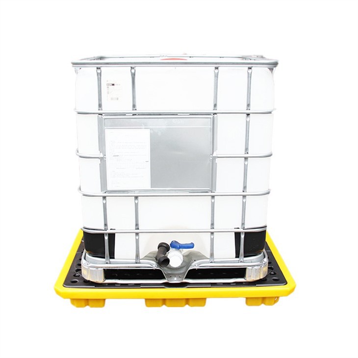 Durable HDPE 4-Drum Spill Tray with Stackable Design image 3