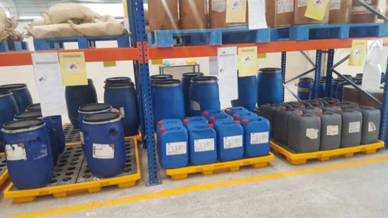 Heavy Duty HDPE Spill Containment Pallet for Chemical Safety
